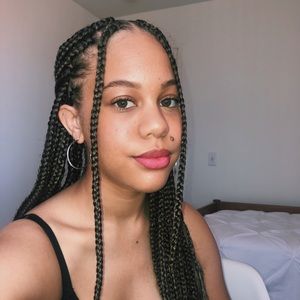 Meet your Posher, Mia